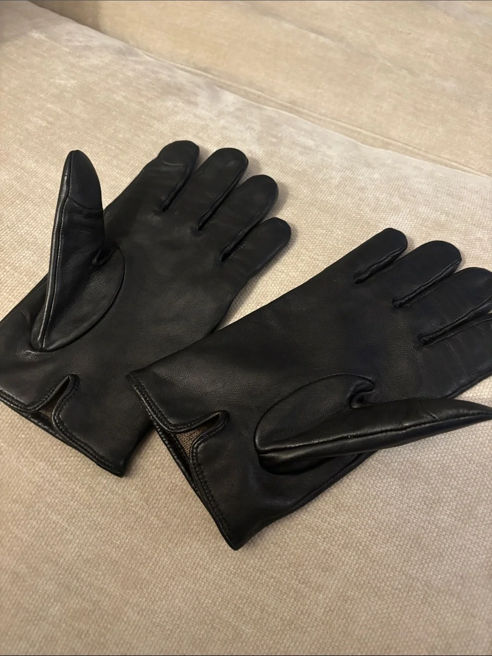 Coach Black sheep Leather women’s Gloves with Gold Logo - wool lined 7.5 7 1/2